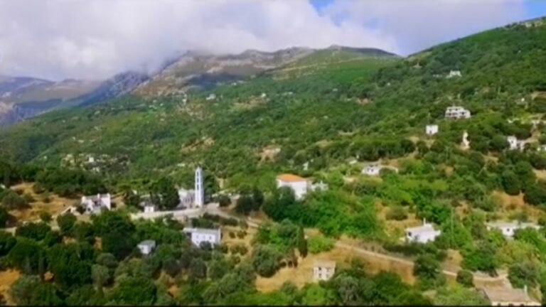 Το κανάλι Greek Village Life φιλοξενεί βίντεο με εικόνες από το καταπράσινο Καταφύγι